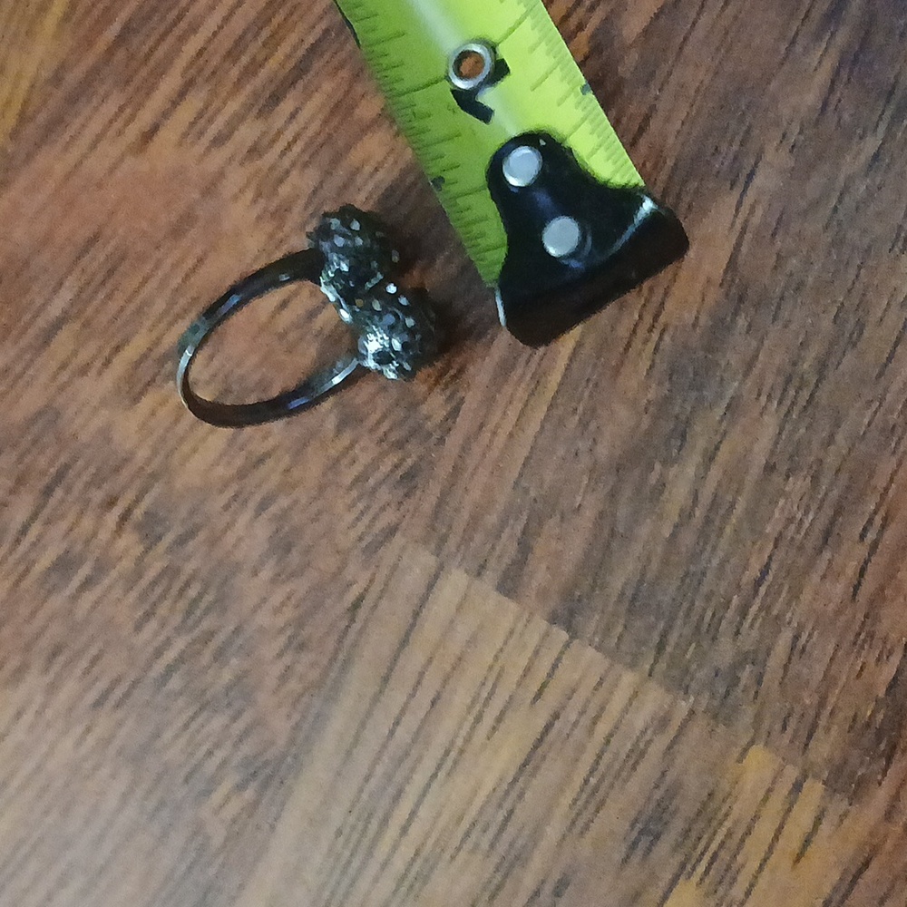 Ring - Picture 3 of 5